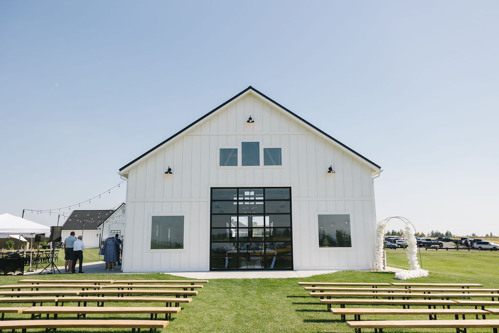 A view of the farmhouse on green bluff wedding venue