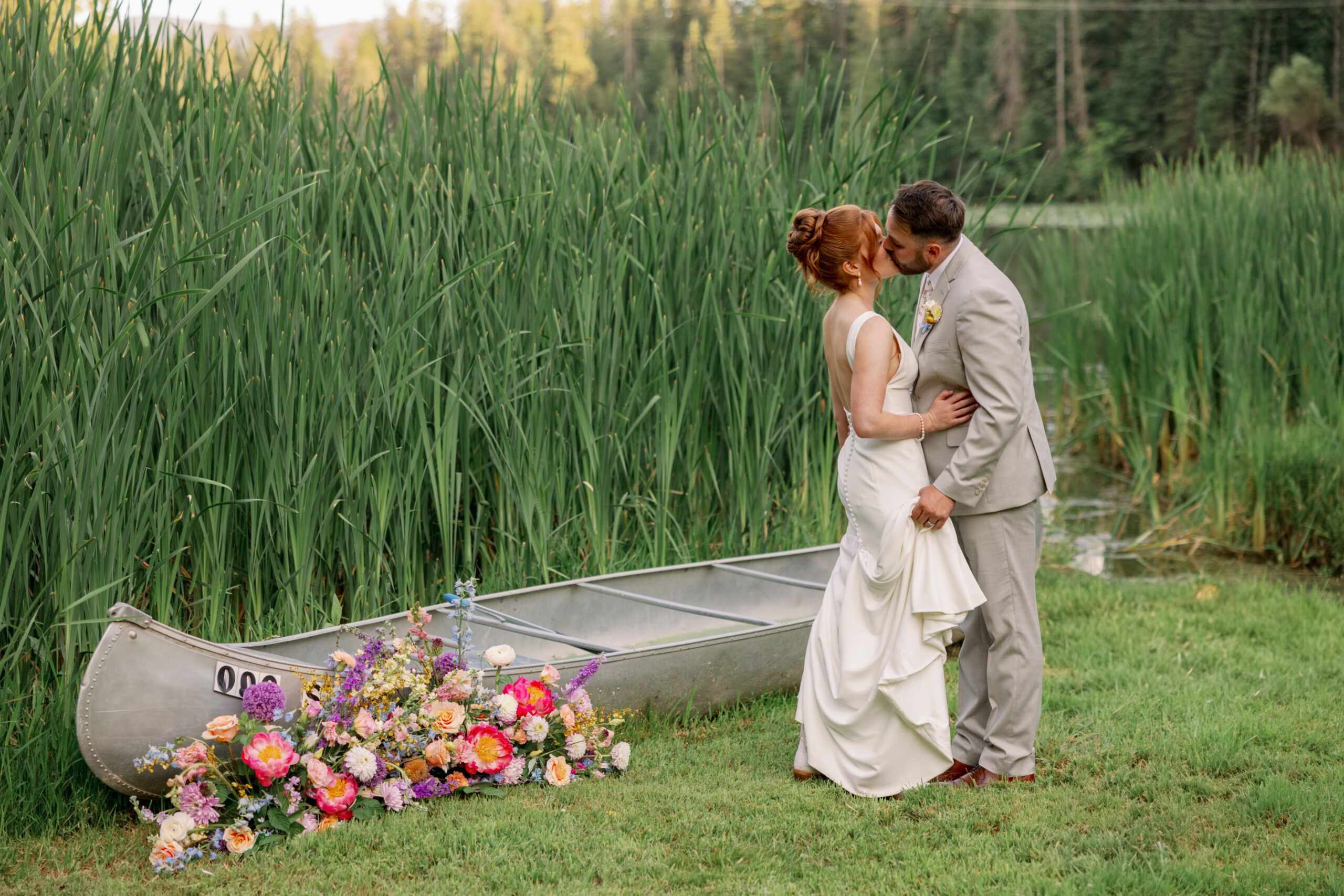 Lakeside wedding in Coeurdalene Idaho